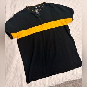 Men’s shirt size xl